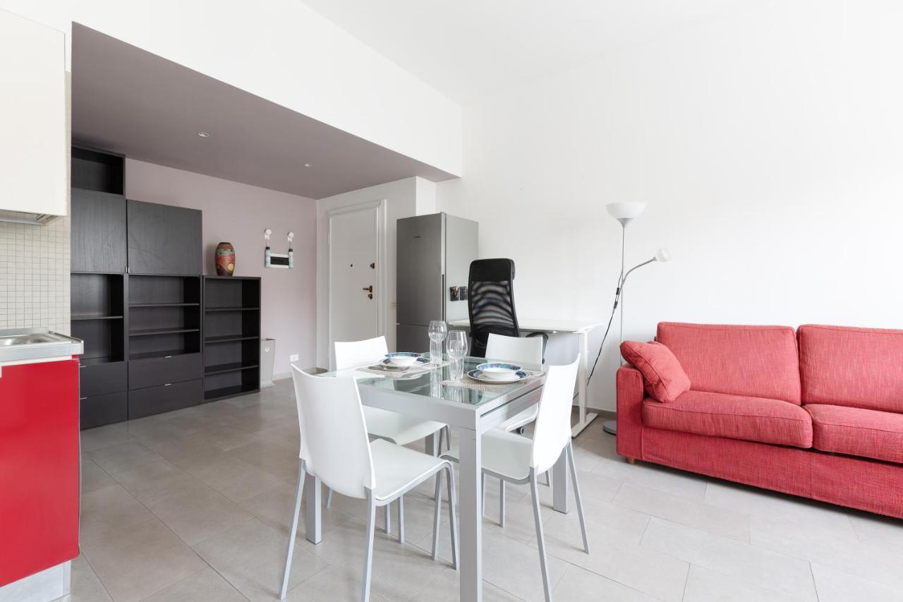 Apartamento Cozy Apt With Balcony - Mm2 Sant'Agostino Milán Exterior foto